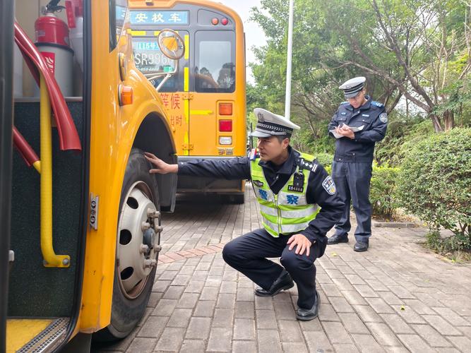 黑龙江甘南:推动建立校车安全管理联席会议制度合力拧紧校车“安全阀”