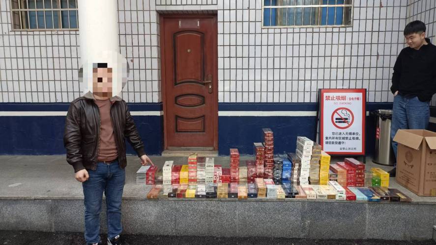 益阳一男子爬窗盗窃被抓,无法入户时连门外的鞋都不放过