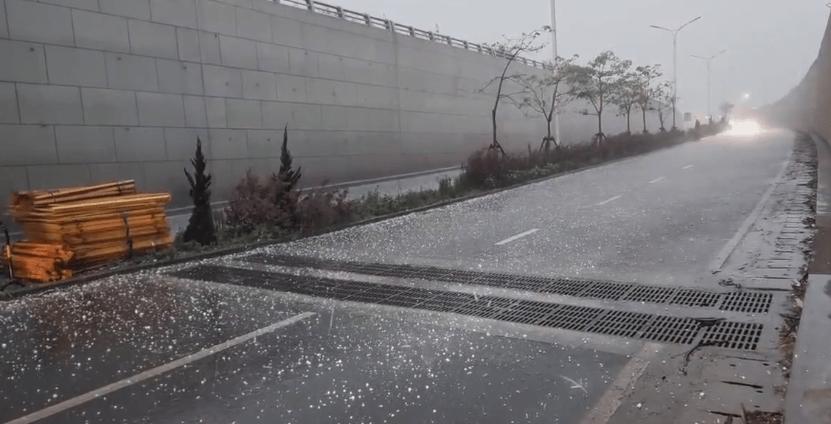 预警5连发!再逼40℃!上海高架路面热变形了!