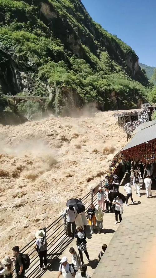 香格里拉举办首届虎跳峡山径赛 掀起体育旅游新热潮