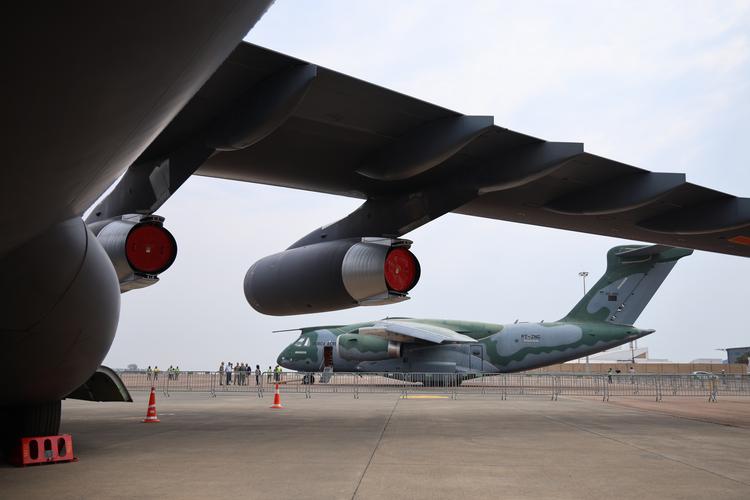 运-20首次飞抵南非 亮相非洲航空航天与防务展