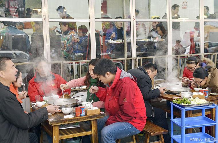 新春走基层|走!回村涮肉!一名00后在村里开火锅店