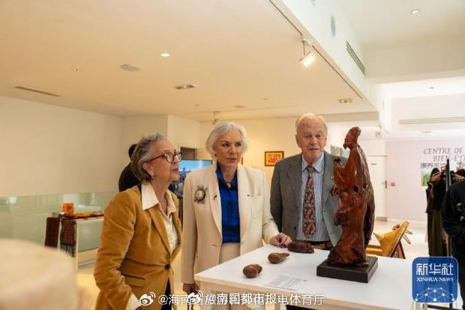 “你好!中国 阳光海南”国际影像展暨海南旅文推介活动在巴黎举行