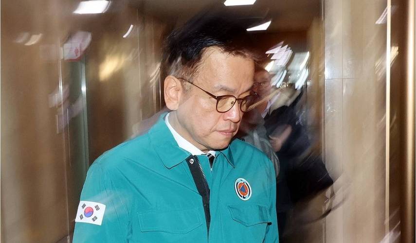 韩国代总统崔相穆拒绝总统府高级幕僚辞职请愿