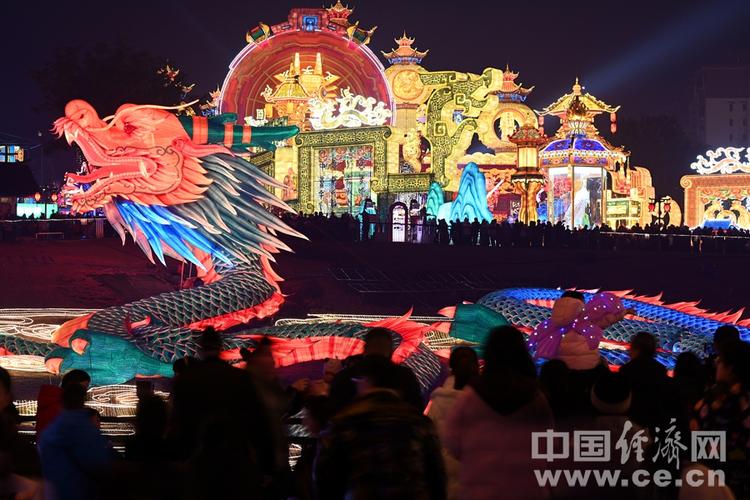 第30届自贡国际恐龙灯会亮灯