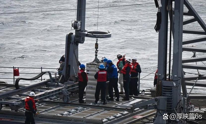 美海军完成导弹海上再装填测试