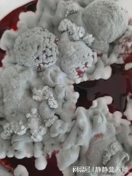 杭州一女子高烧40℃,肺部长出“霉菌”!回想在家搞卫生的一个细节,后怕!