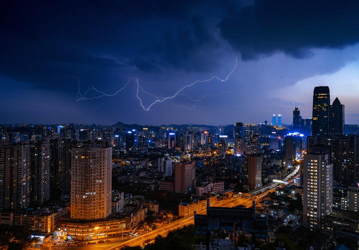 贵州今夜至后天阴雨频繁 部分地区有暴雨伴有冰雹等强对流天气