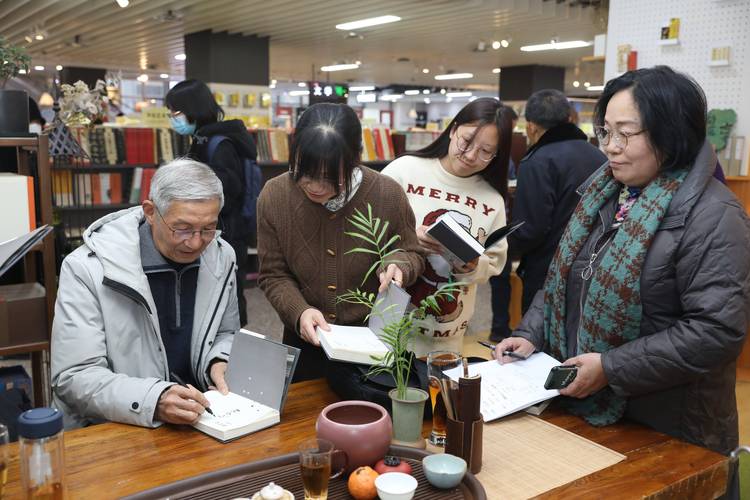 长篇小说《闲逛荡》《芬芳》:于中原大地深情书写