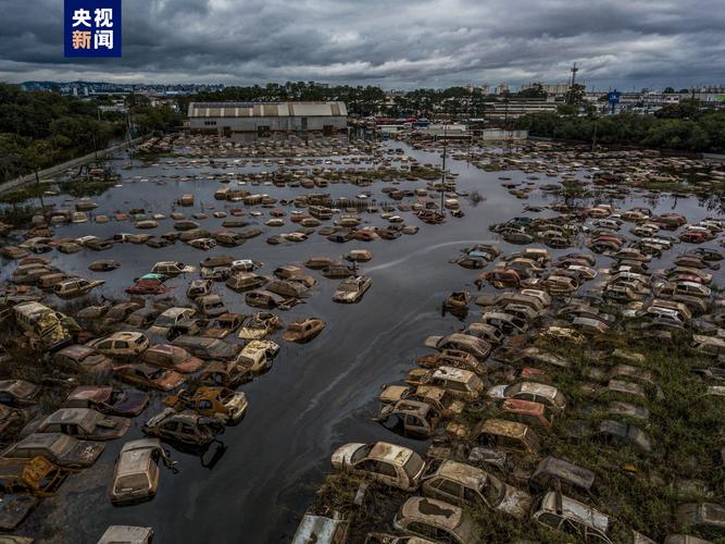 南非西开普省暴雨引发洪水 多地受灾