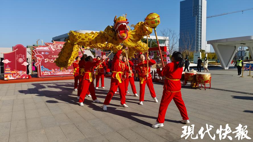 (新春走基层)首个“非遗版春节”:江苏扬州千年古街区变身非遗“大舞台”