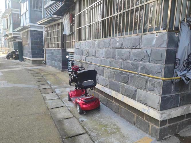 杭州清波街道治理电动自行车安全隐患