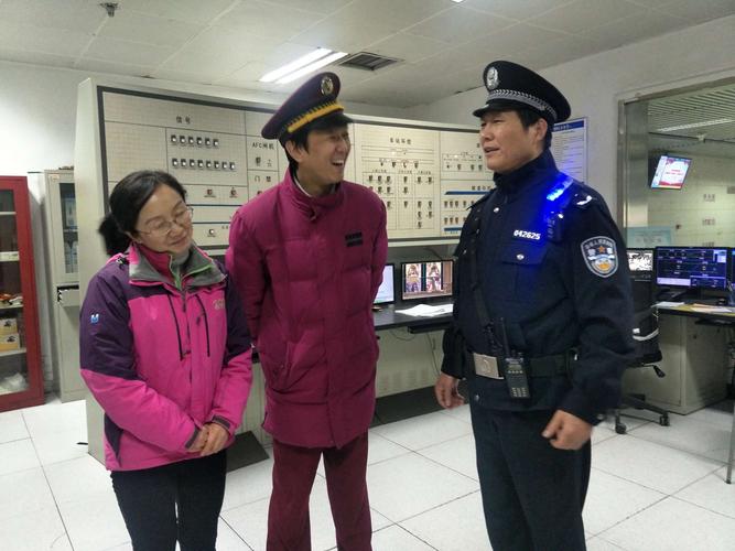 老民警“忠哥”的最后一班春节岗