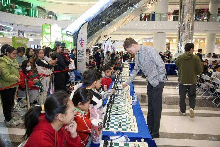 第五届深圳龙岗国际象棋大师赛开幕