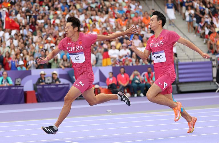 (巴黎奥运)田径综合:中国队男子4X100米接力、女子铅球晋级决赛