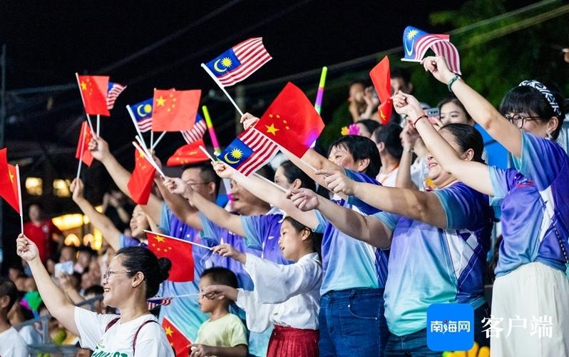 组图丨海南“村VA”现场花式助力球赛