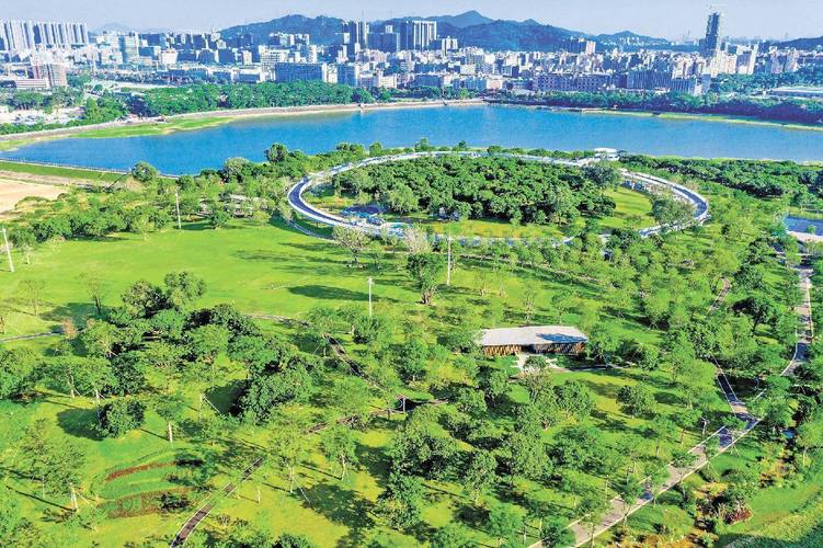 建设公园城市 拓展绿色空间