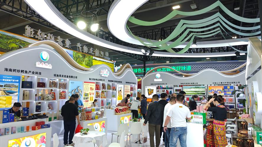 老挝万象市官员冀更多农产品南宁展销