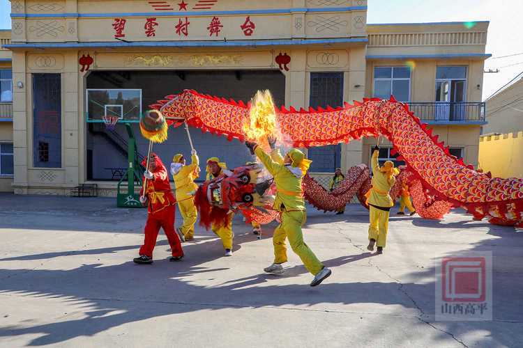 (新春走基层)江西城南龙灯迎“本命年”:百年非遗舞出中国年味