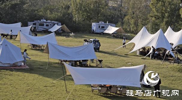 露营热兴起 户外活动激活“春日经济”