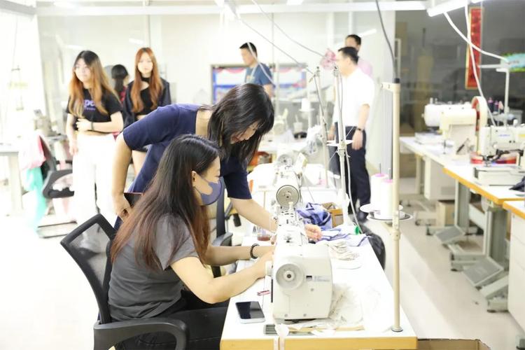 龙华港澳大学生暑期社会实践活动启动 50名学生提升职业技能