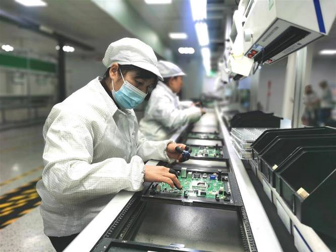 龙净智慧环保产业园电除尘高精智造车间一派繁忙
