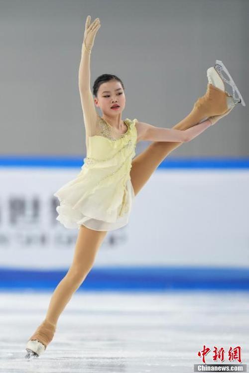 (十四冬)“十四冬”花滑公开组女单开赛 澳门选手亮相赛场