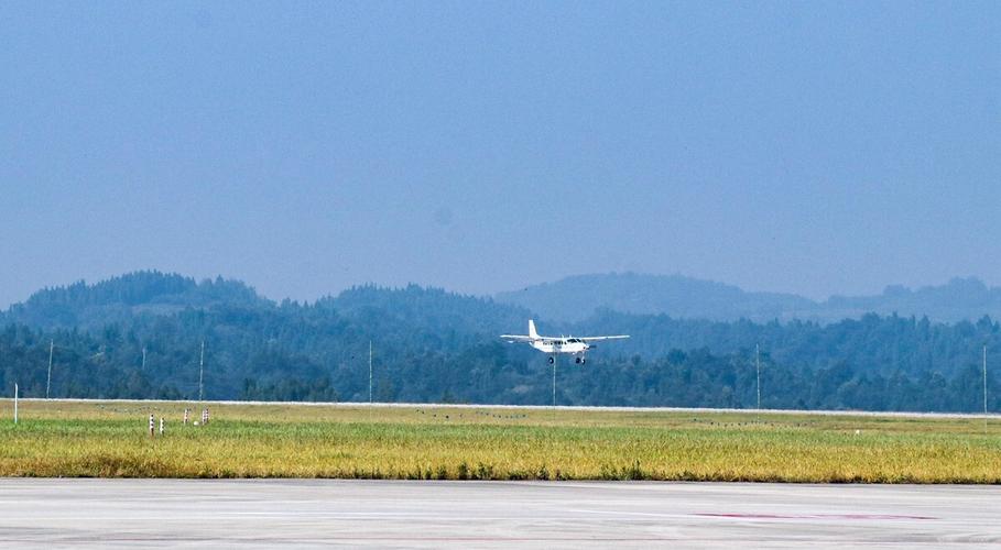 达州首条低空飞行航线试飞成功