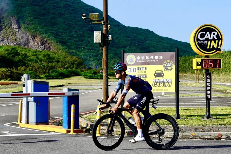 顶着38℃高温,七旬老人骑行3.5公里赶到派出所,只为……