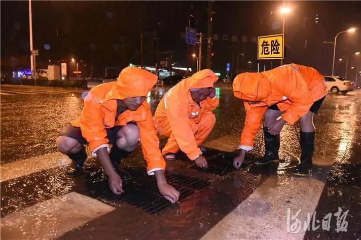 河北省丰宁满族自治县发布大雾橙色预警